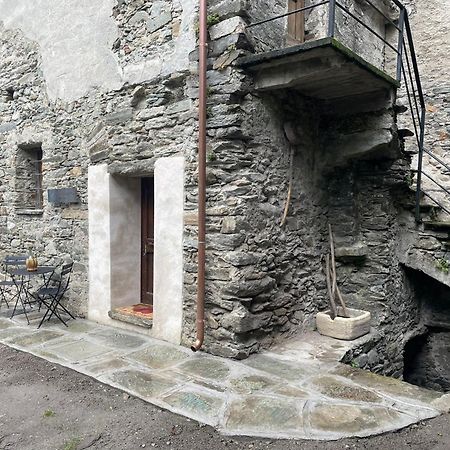 Appartement La Torre Colombaia - Monumento Del 1400 à Arnad Extérieur photo