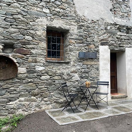 Appartement La Torre Colombaia - Monumento Del 1400 à Arnad Extérieur photo