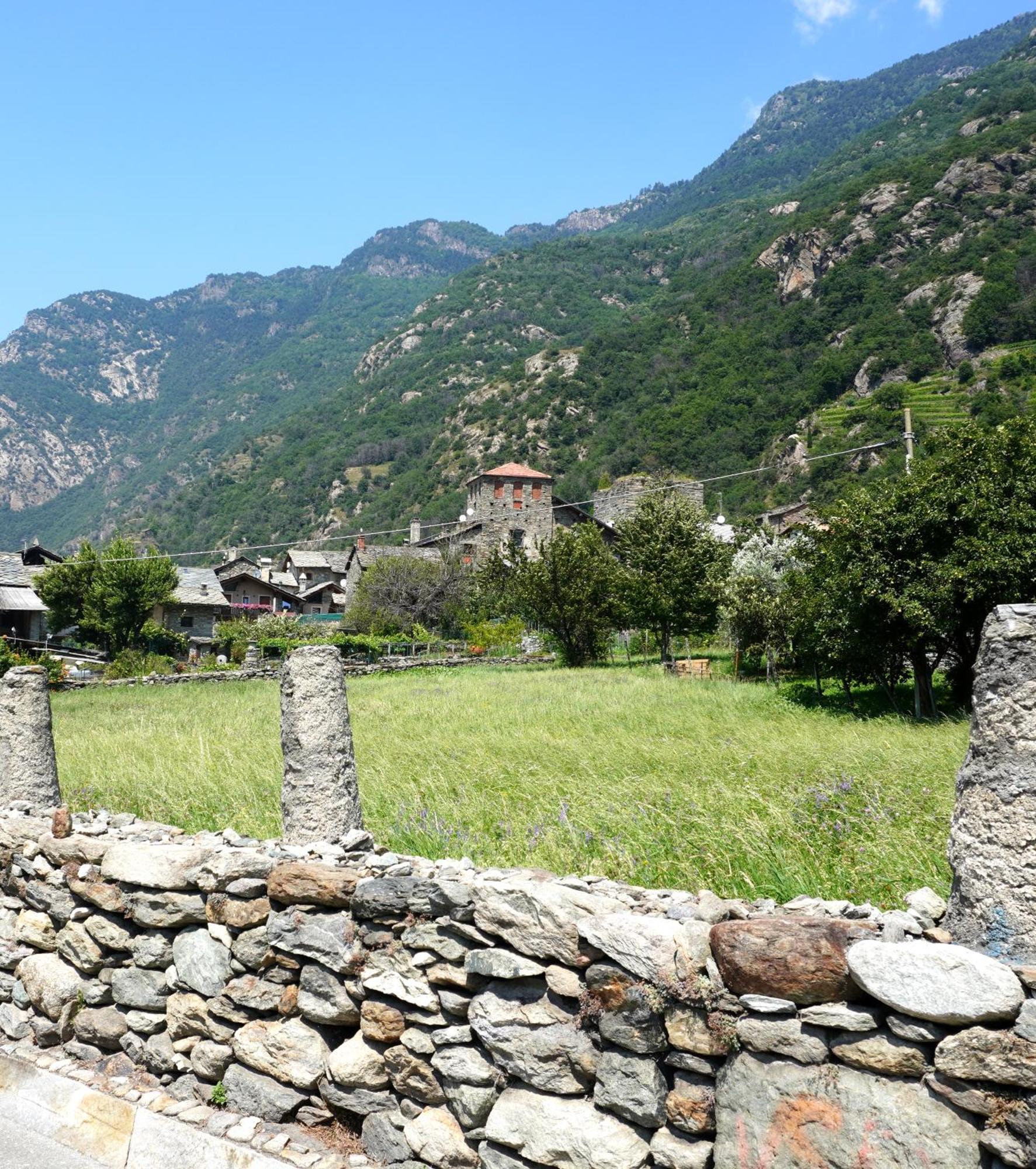 Appartement La Torre Colombaia - Monumento Del 1400 à Arnad Extérieur photo